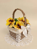 Cesta cuadrada artesanal con motivos florales