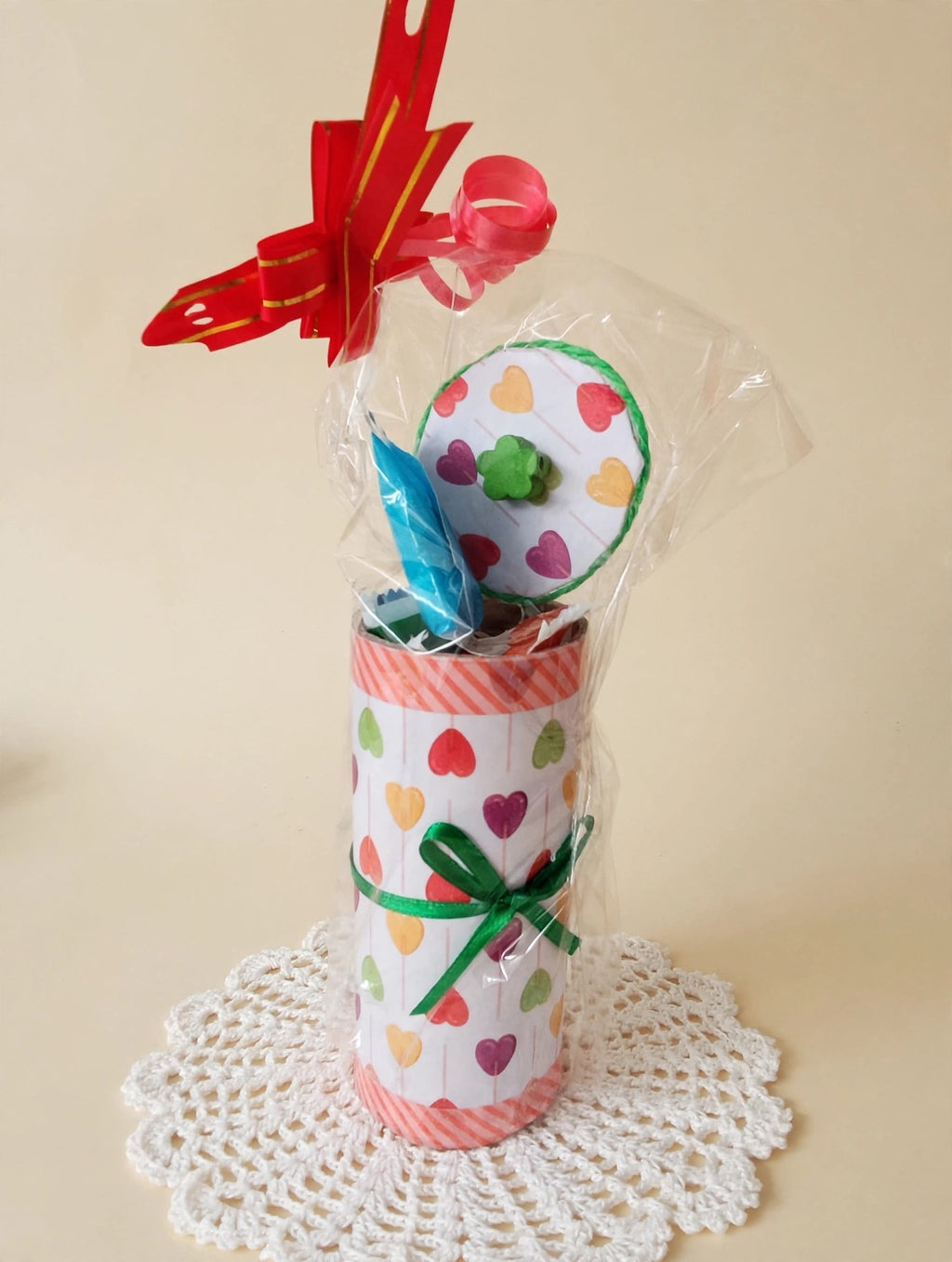 Botes hechos con material reciclado para cumpleaños  y celebraciones