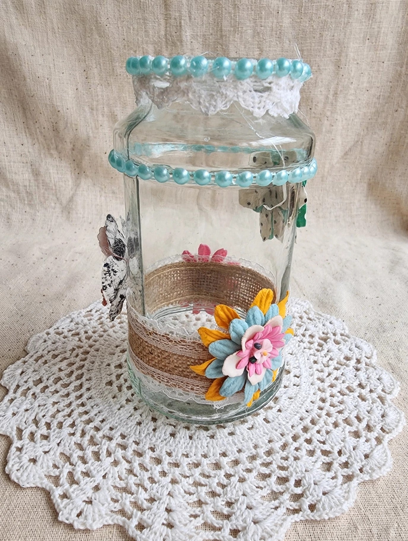 Jarrones artesanales reciclados con flores