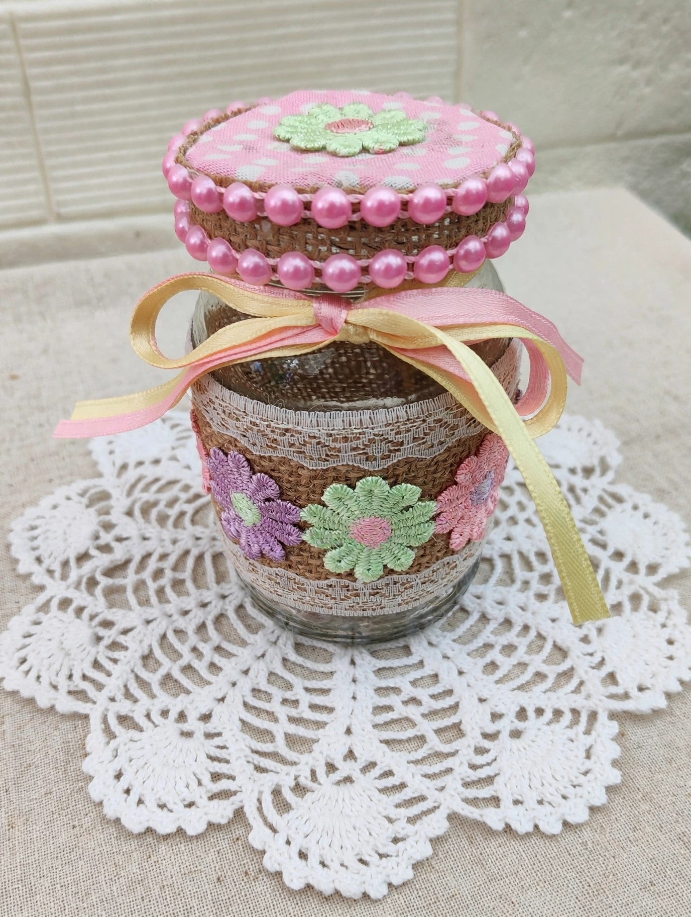 Tarros de vidrio decorados a mano