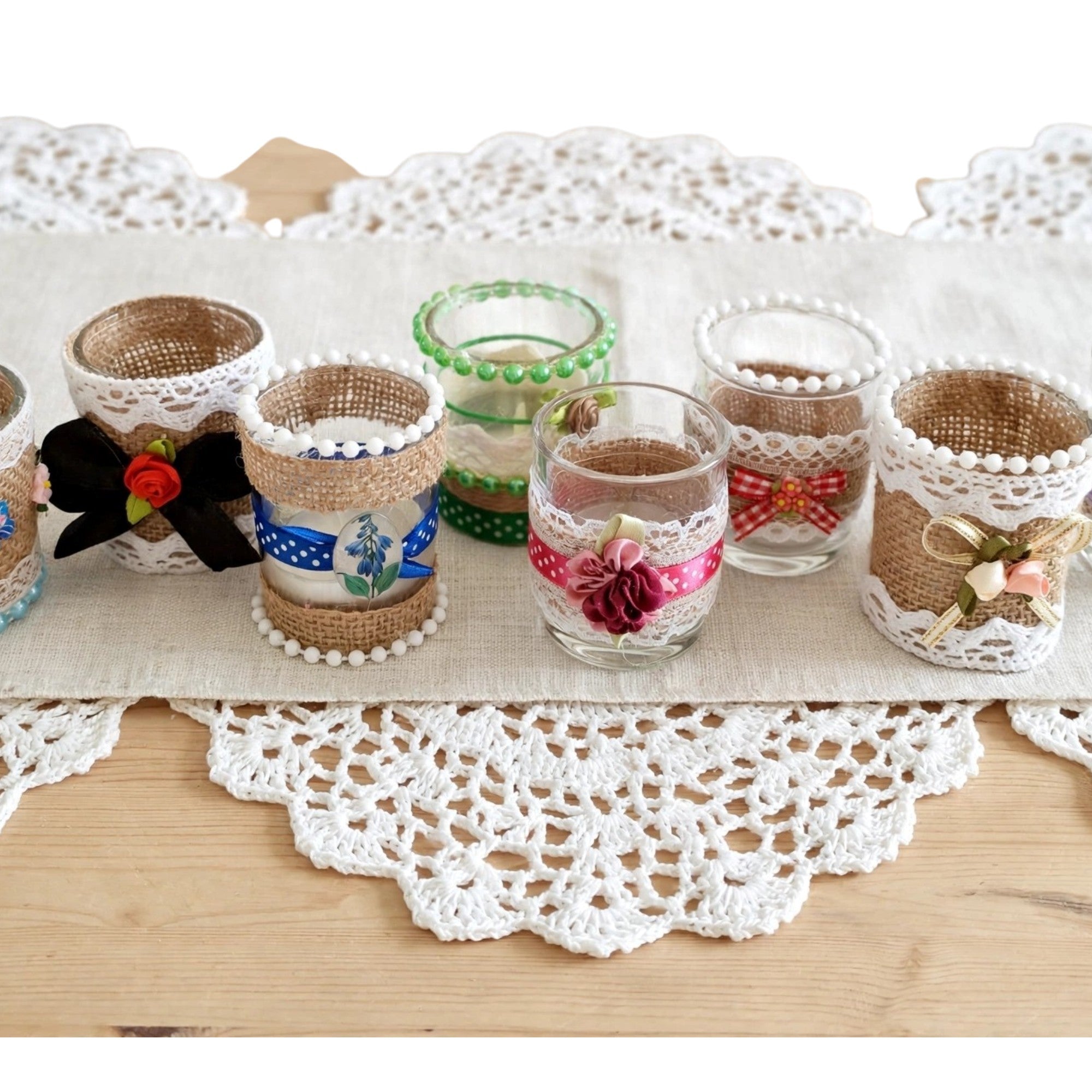 Vasitos vintage decorados con velas aromáticas